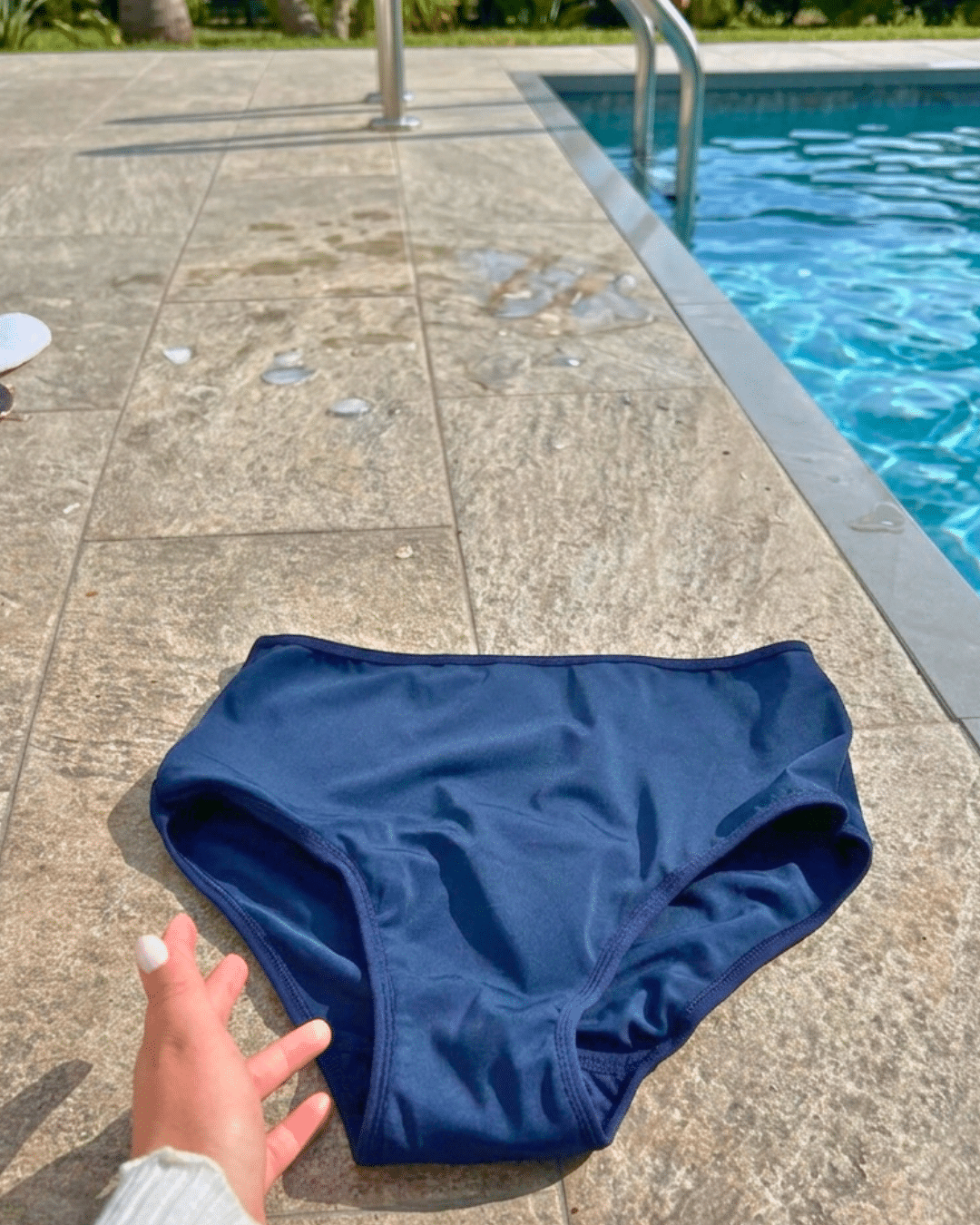 menstrualni kupaći crna gora leto more plaža main